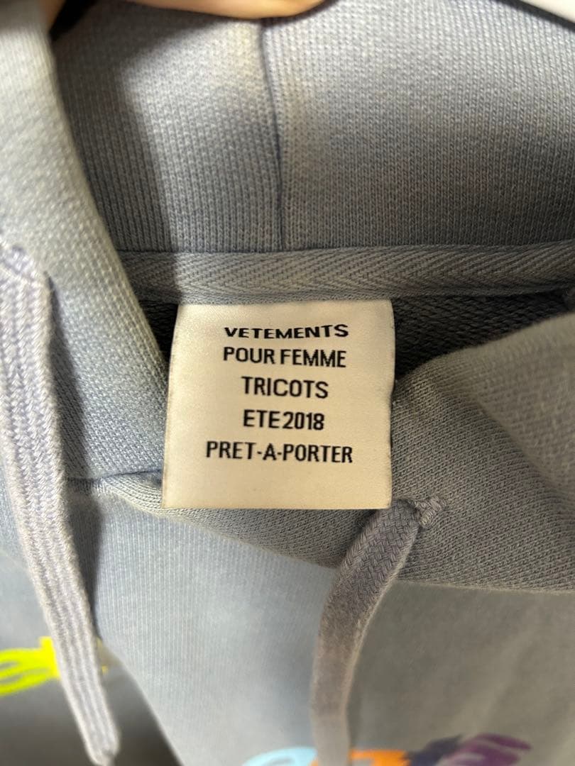 VETEMENTS パーカー 【18ss】
