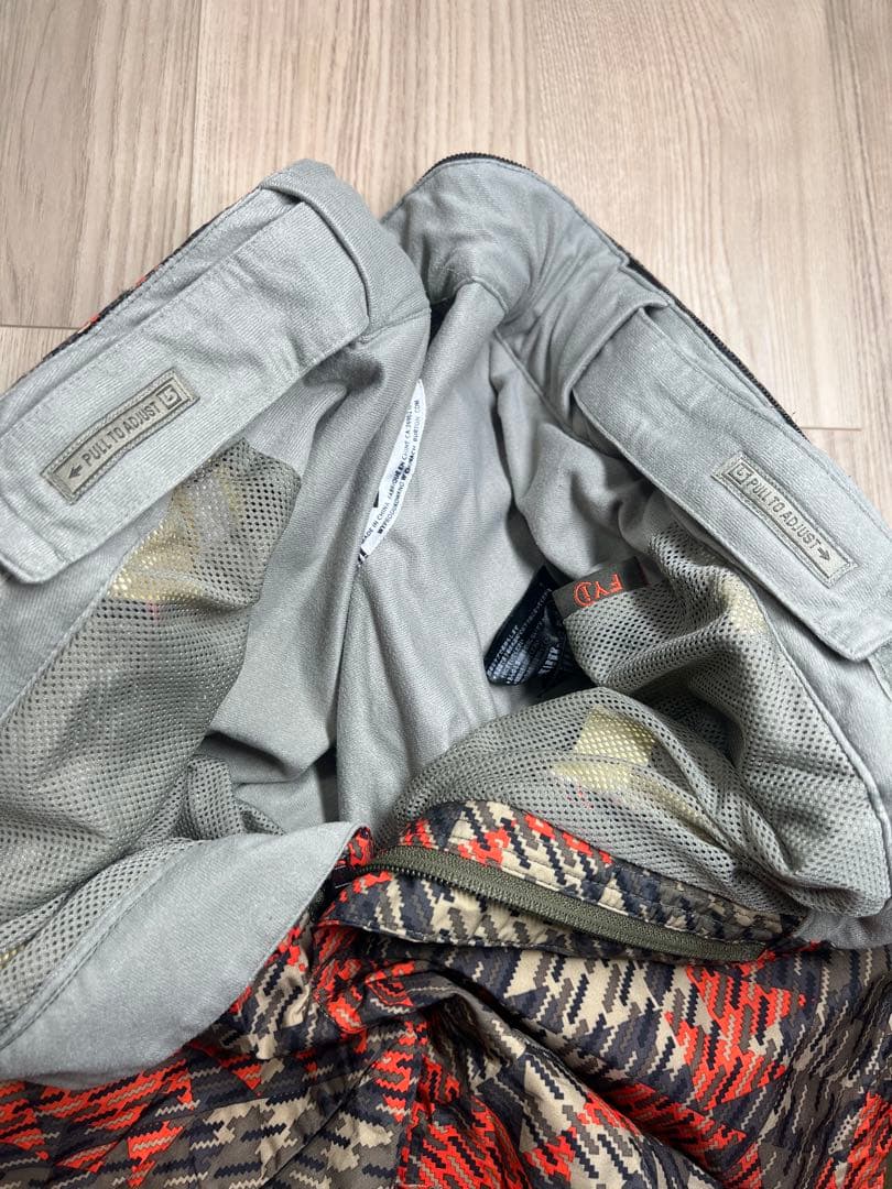 BURTON[AK] GORE-TEX スノーボードパンツ　L ゴアテックス