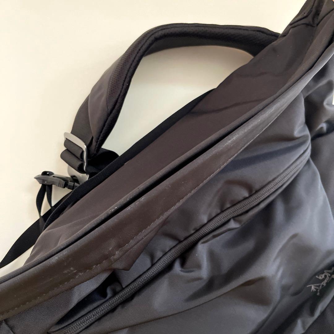 アークテリクス　Arc'teryx メッセンジャーバッグ　ミストラル16