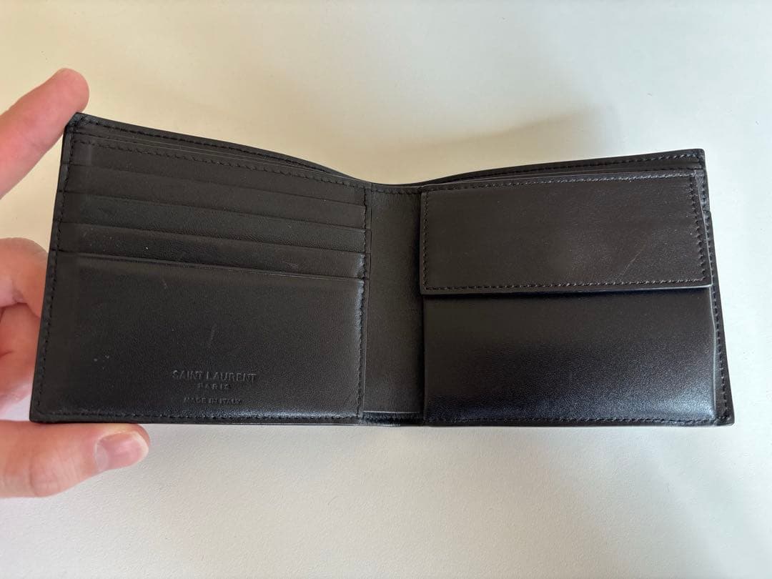 イースト/ウェスト ウォレット（スムースレザー/パース付）サンローランパリ