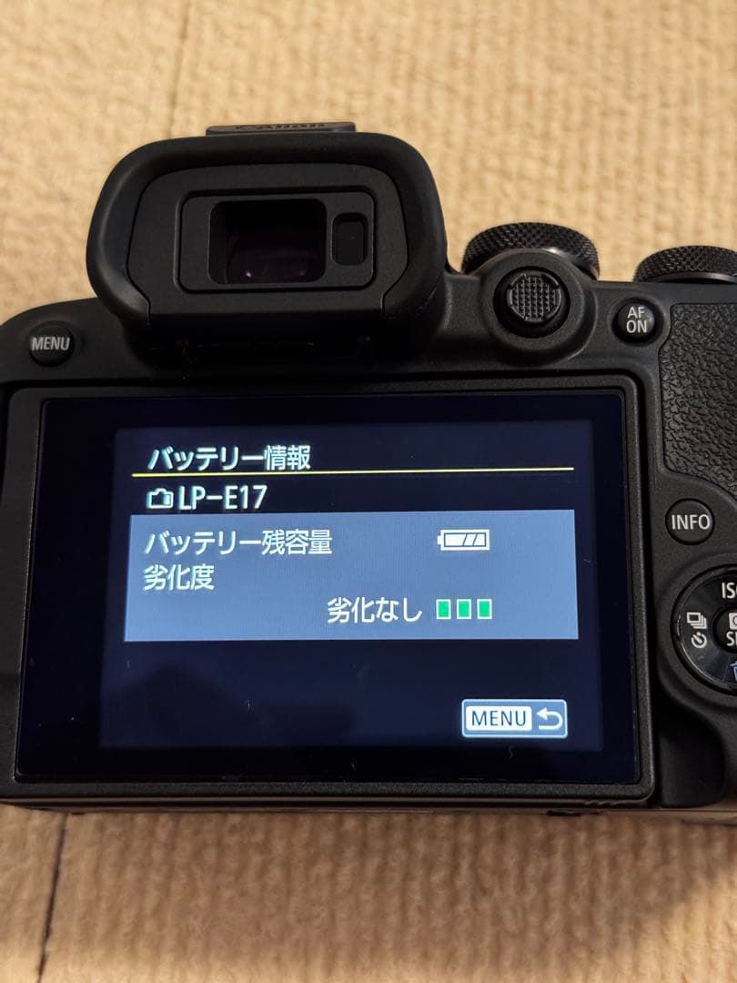 美品キャノンEOSR10 ボディーのみ　箱、説明書