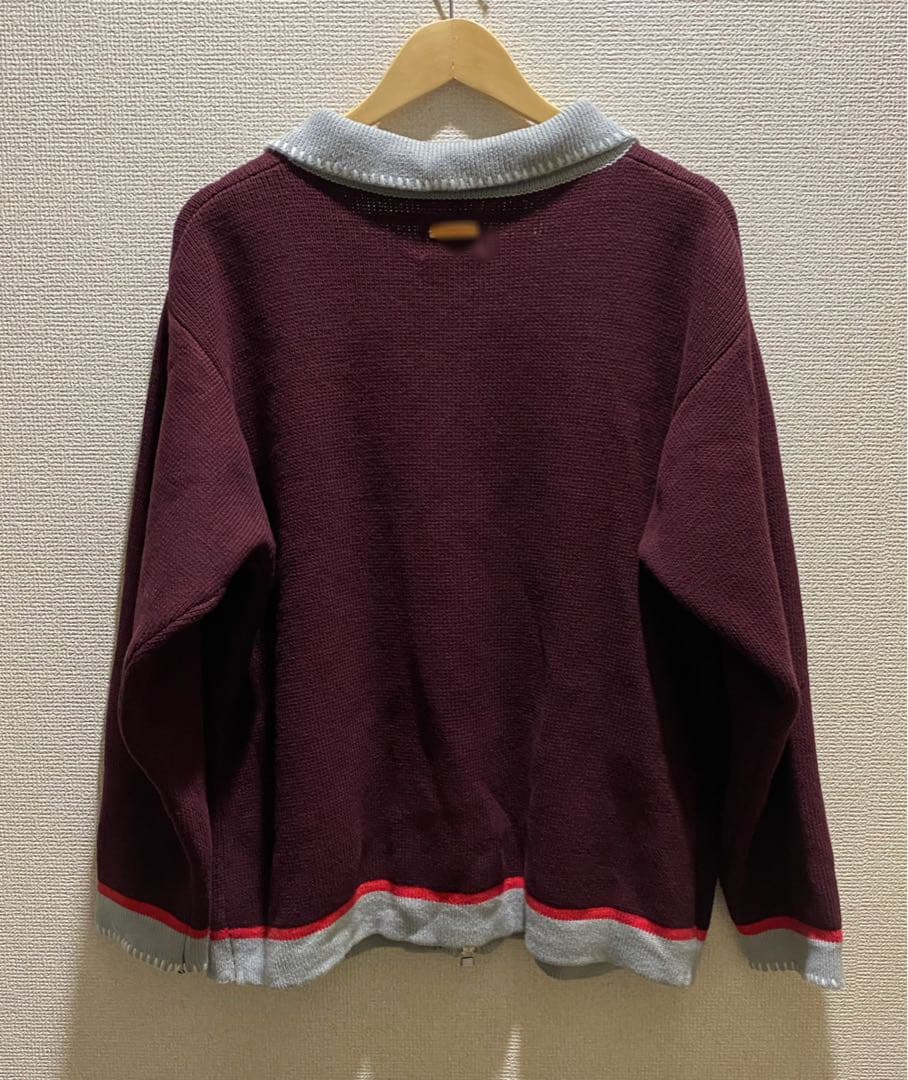 知念英和さん　着用モデル　ニットジャケット＆クリスマスバッジ　仮面ライダーガヴ