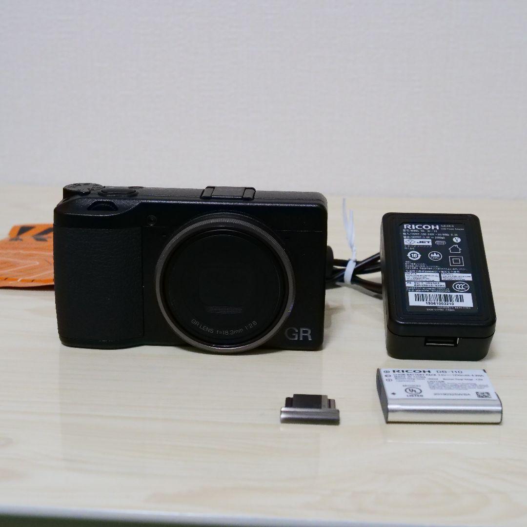【豪華おまけ、ショット数わずか】RICOH GR Ⅲ 純正ポーチ他