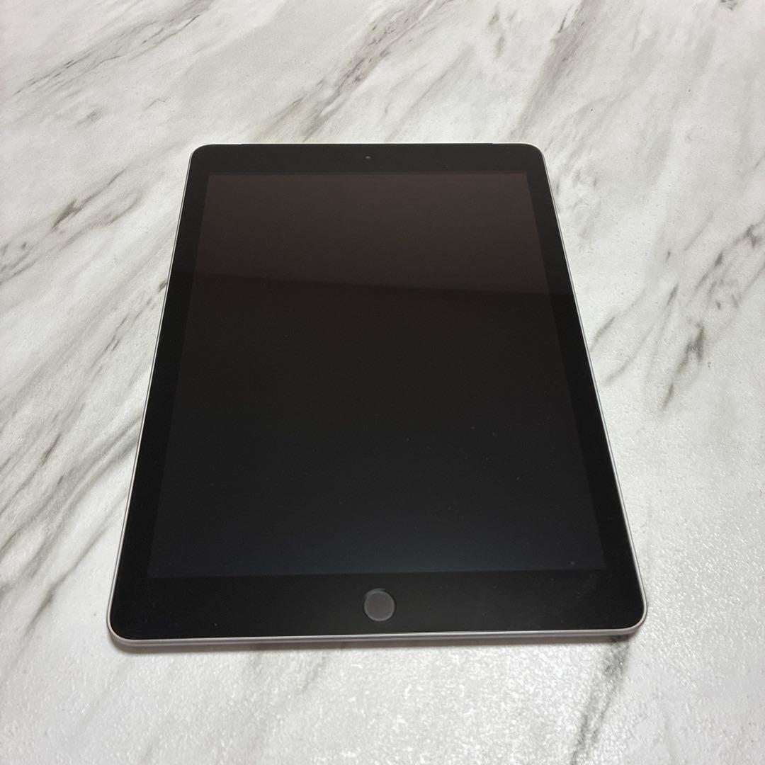 iPad 第6世代 32GB グレー