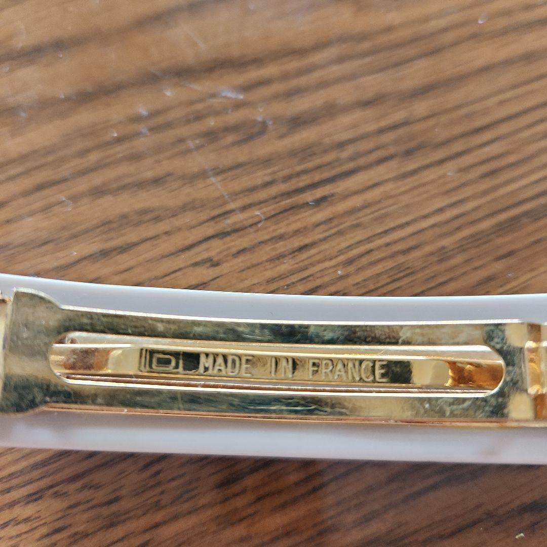 CHANEL チョコバーアイボリー バレッタココマーク入り