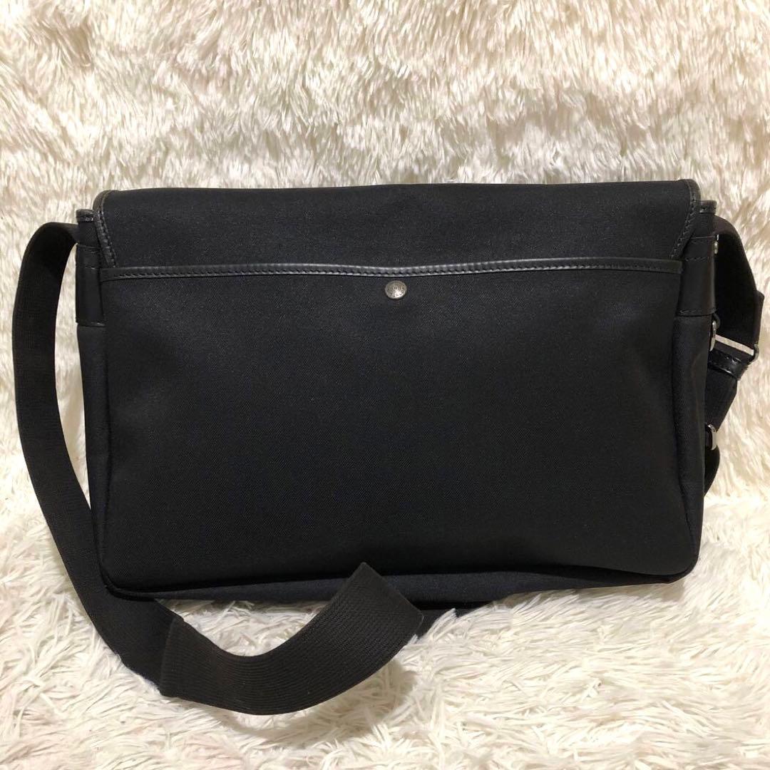 未使用☆ハンティングワールド ショルダーバッグ メッセンジャーバッグ ブラック