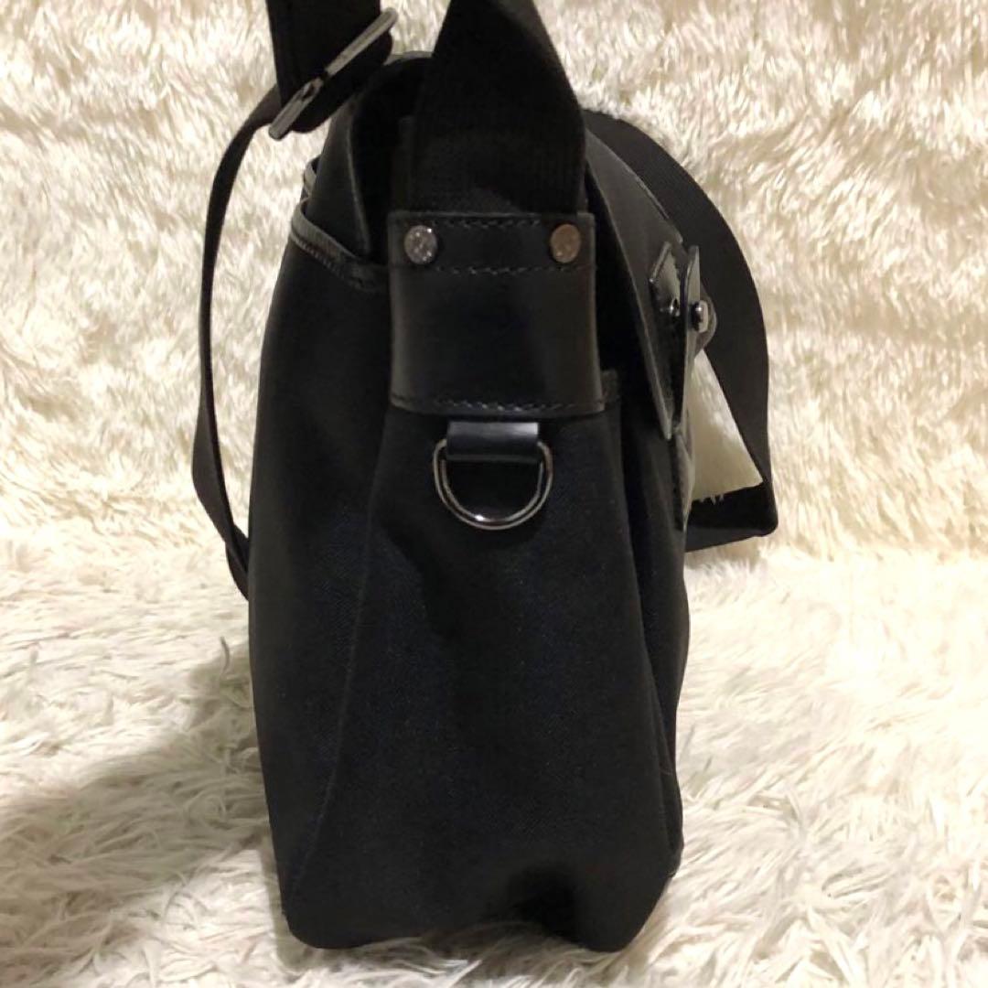 未使用☆ハンティングワールド ショルダーバッグ メッセンジャーバッグ ブラック