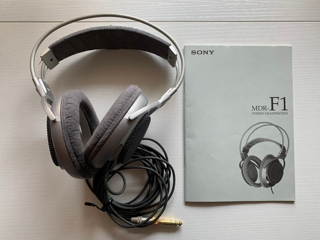 名機　SONY MDR-F1 フルオープンステレオヘッドホン