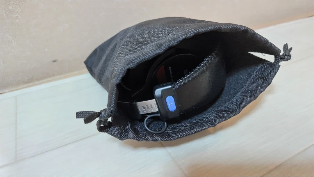 SONY　有線ヘッドホン　MDR-V6