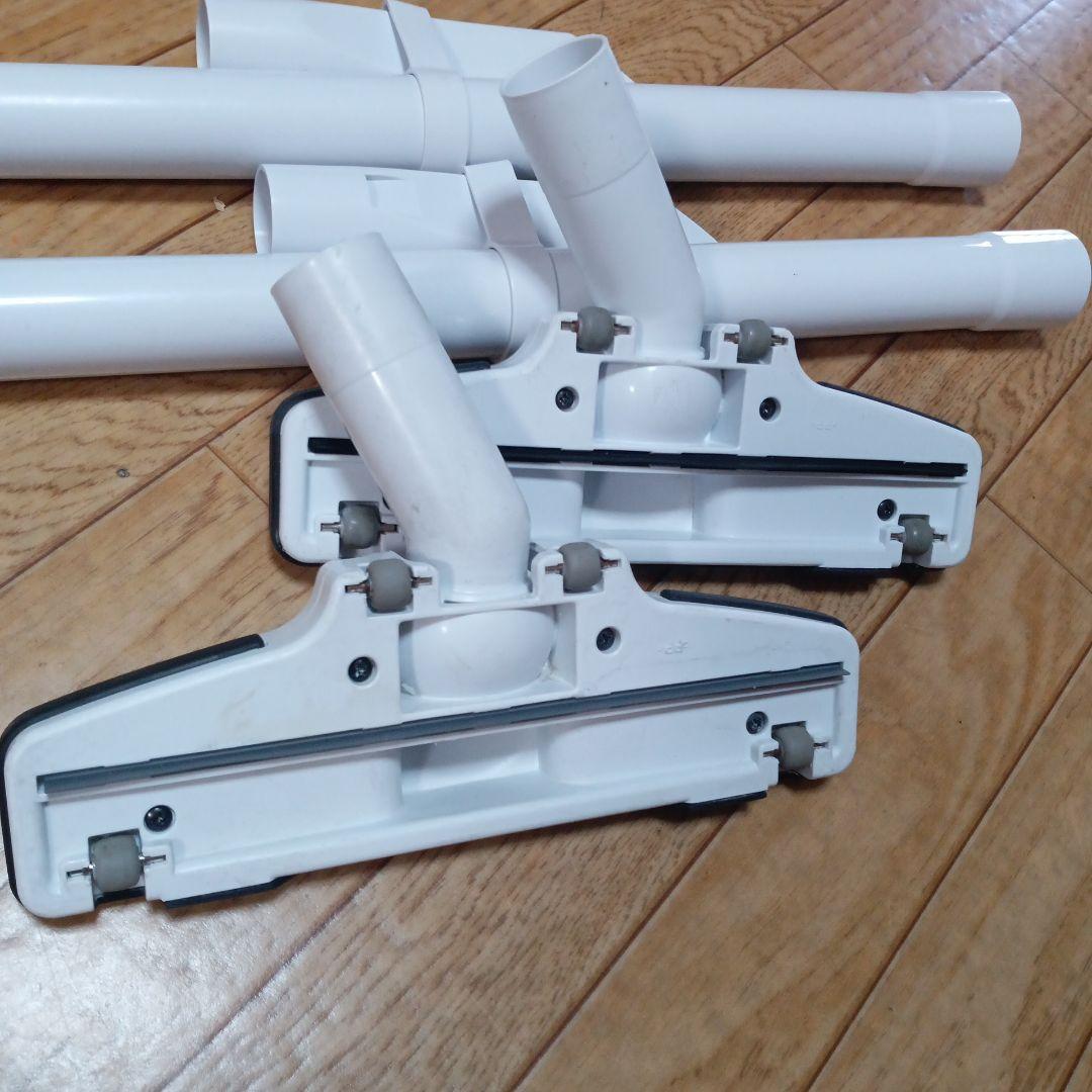 マキタ充電式クリーナーCL107FD２台のセット　バッテリー、充電器付