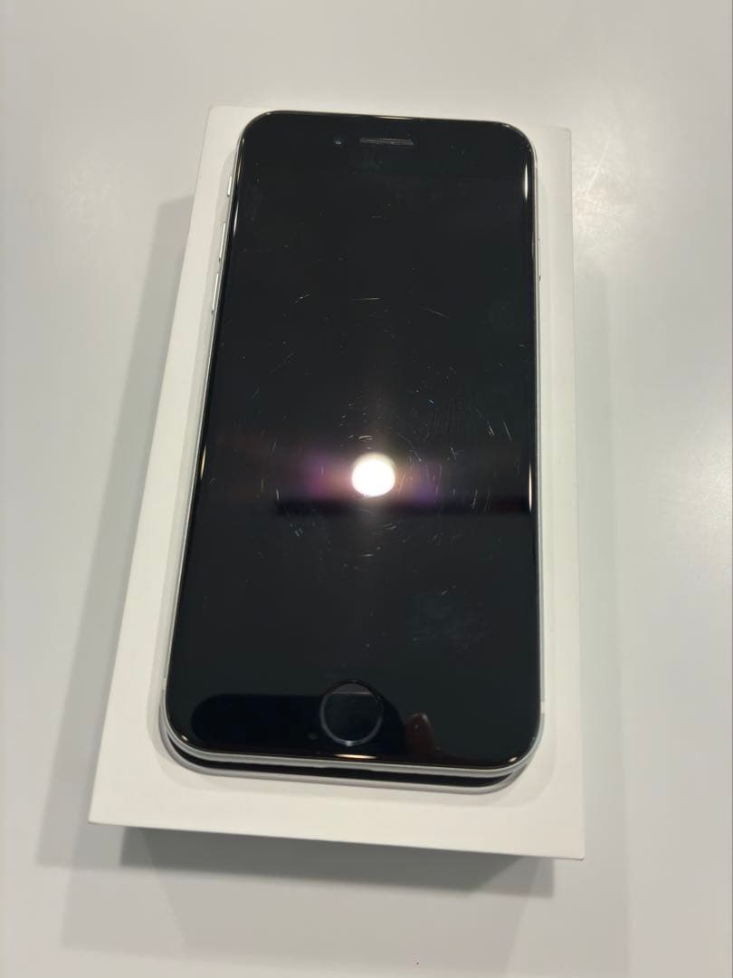 Apple iPhone SE 第2世代 ホワイト 64GB 本体