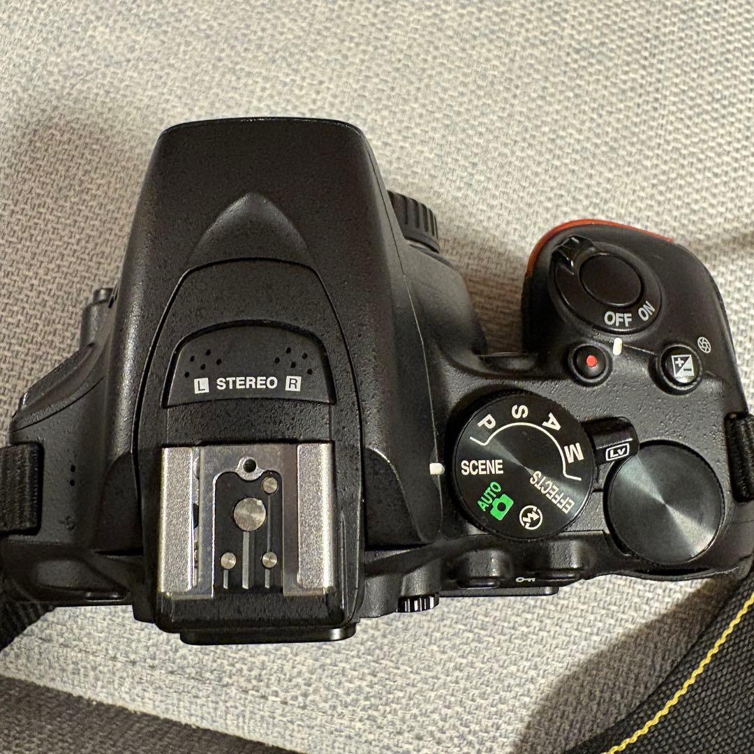Nikon D5600 ダブルズームキット デジタル一眼レフカメラ