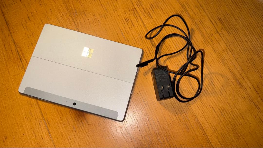 Microsoft Surface Go 本体 + ACアダプター