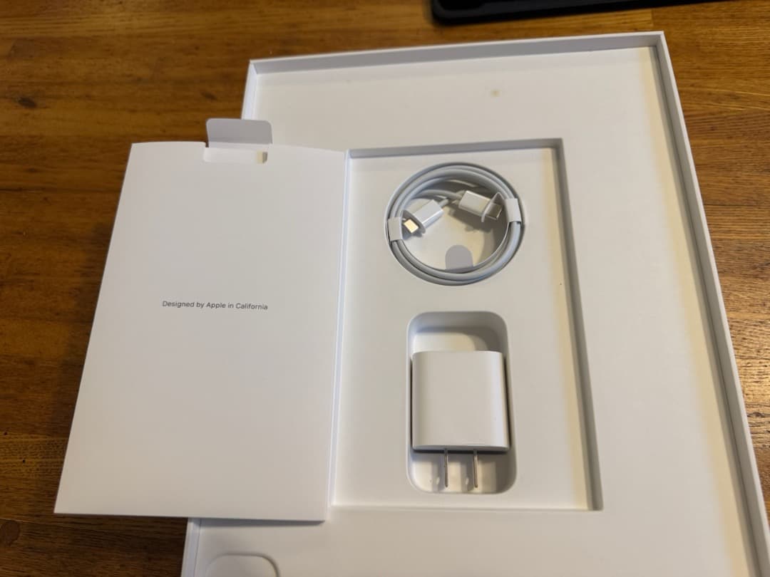 【値下げ】iPad Pro (第５世代) 1TB + Magic キーボード