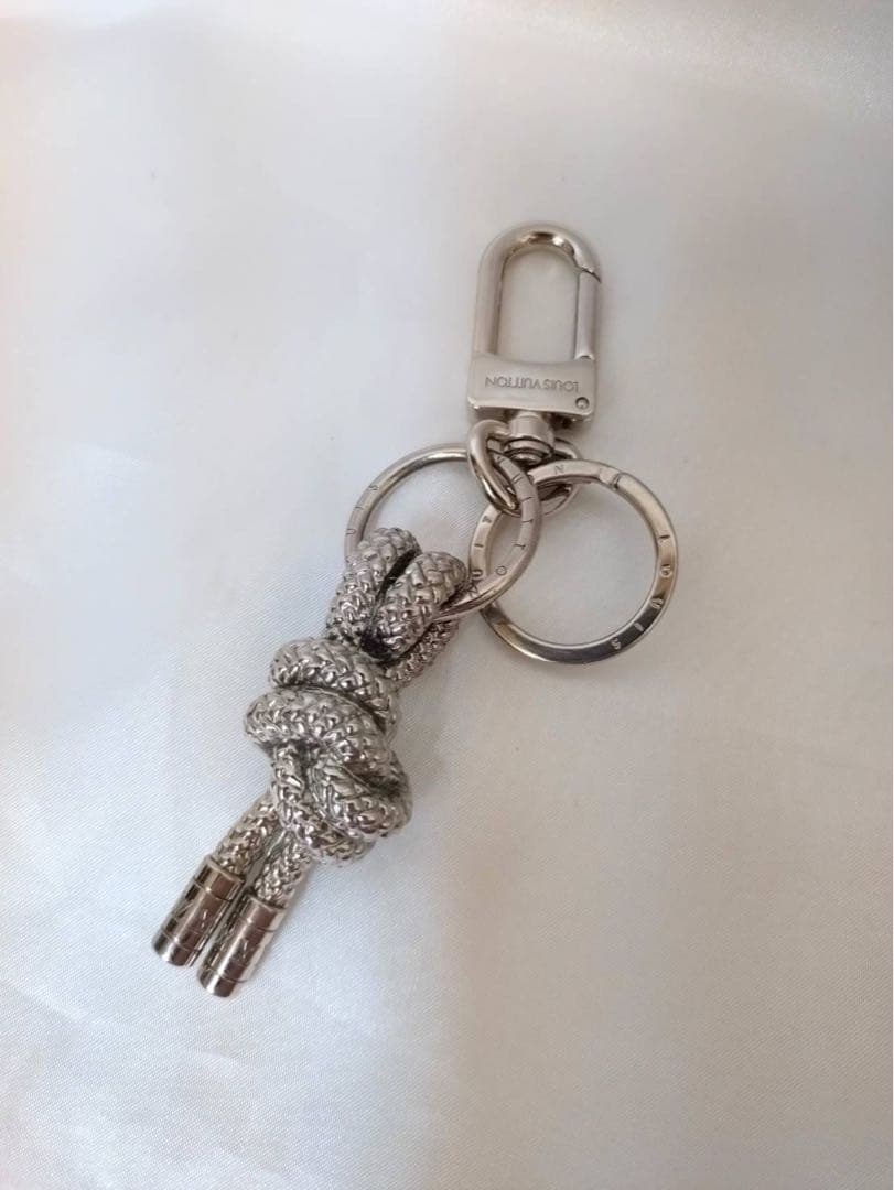 ルイヴィトン ポルトクレ ノットロープ キーリング M66837 シルバー