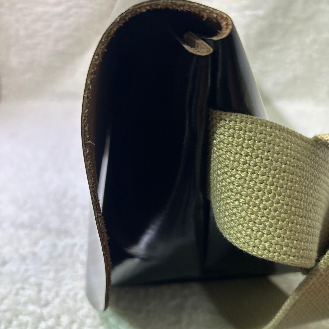 展示品　未使　Uni&co ユニアンドコー　レザー　メッセンジャーバッグ　 M