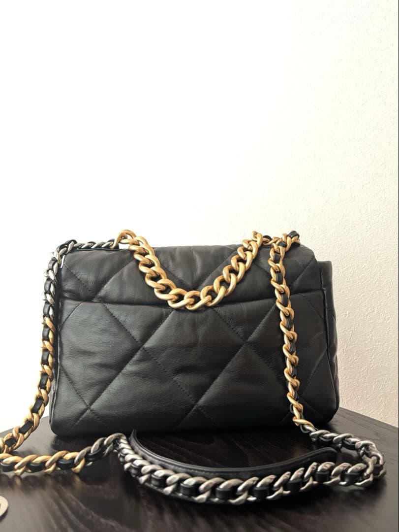 CHANEL19・シャネル19・ ブラックレザー ハンドバッグ