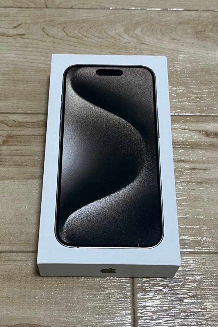 Apple iPhone 15 Pro 256GB シルバー 本体