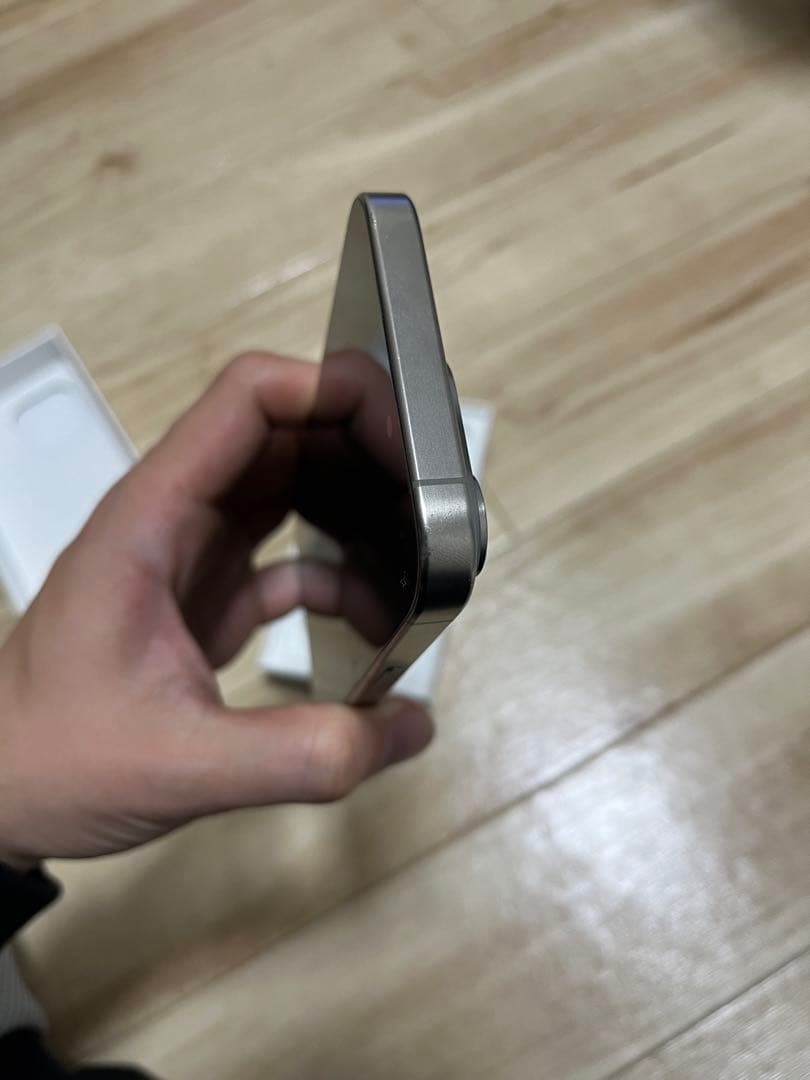 Apple iPhone 15 Pro 256GB シルバー 本体