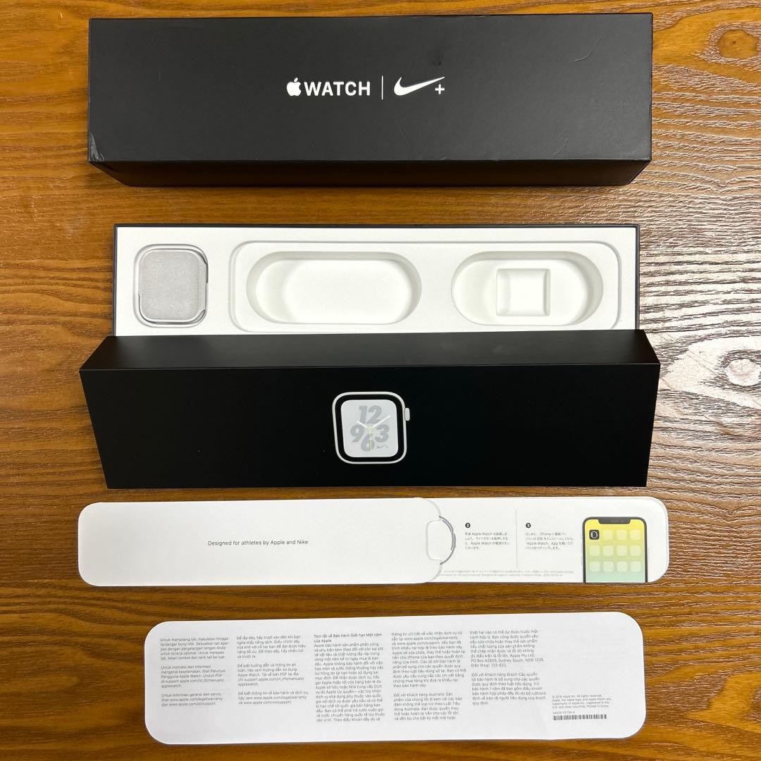 Apple Watch Series4 NIKE 40mm シルバーアルミニウム