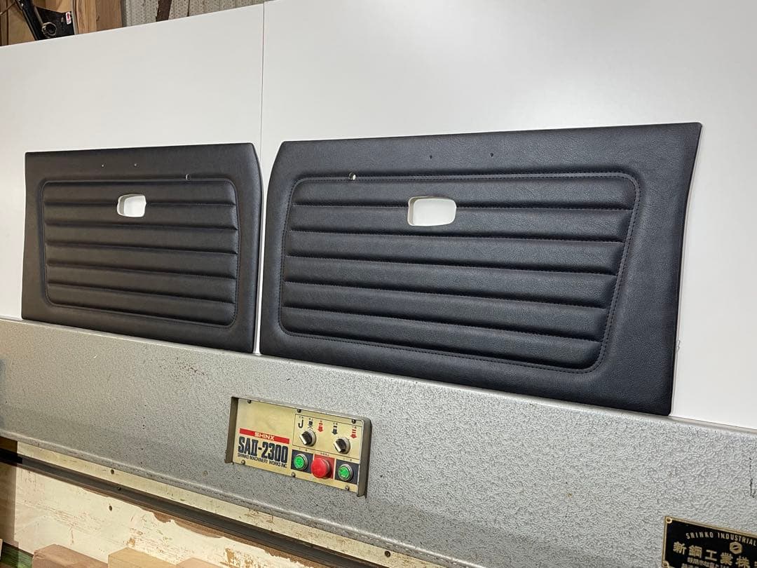 サニートラック GB122 フロント左右ドア内張りブラックトリミングA´