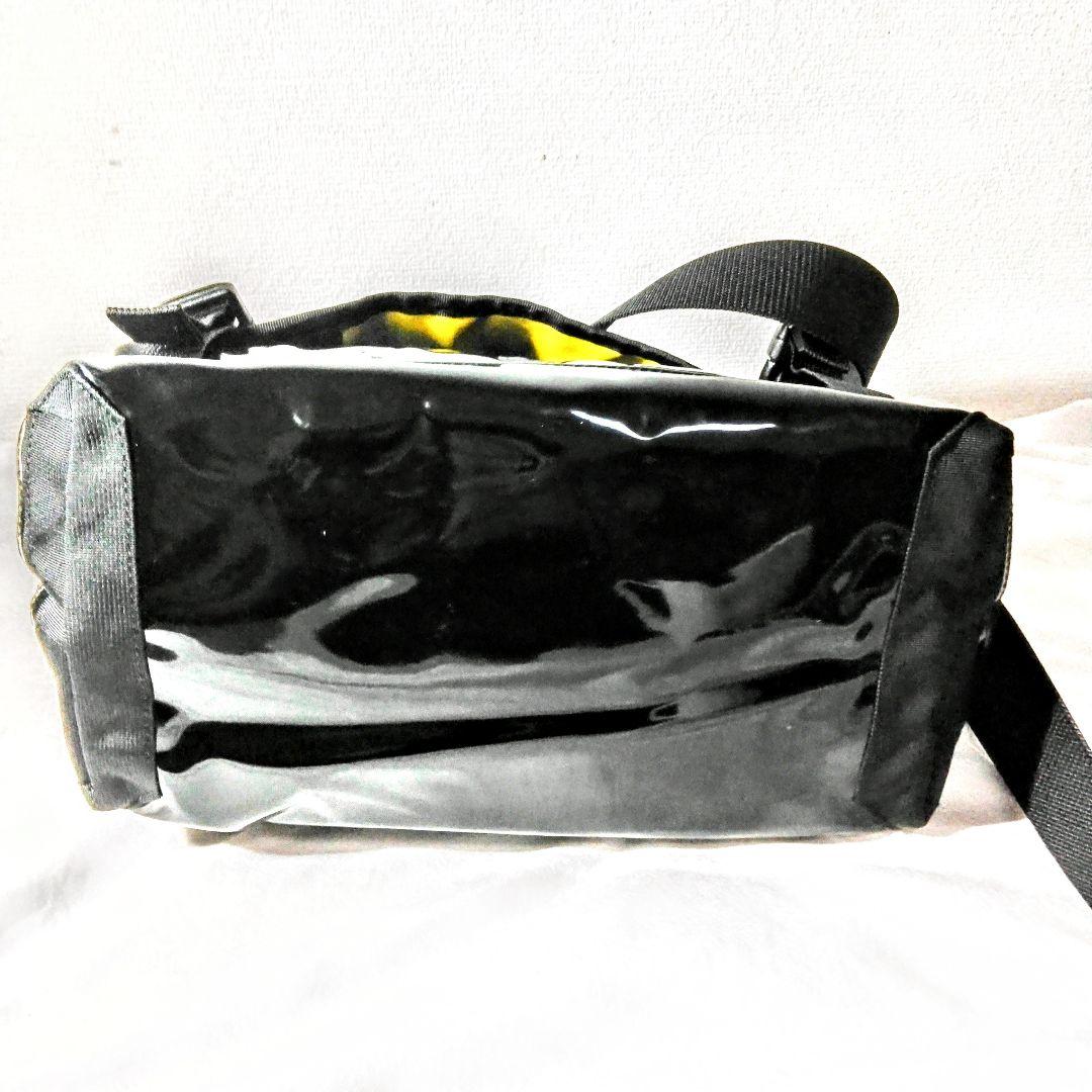 STUSSY × PORTER エナメルメッセンジャーバッグ