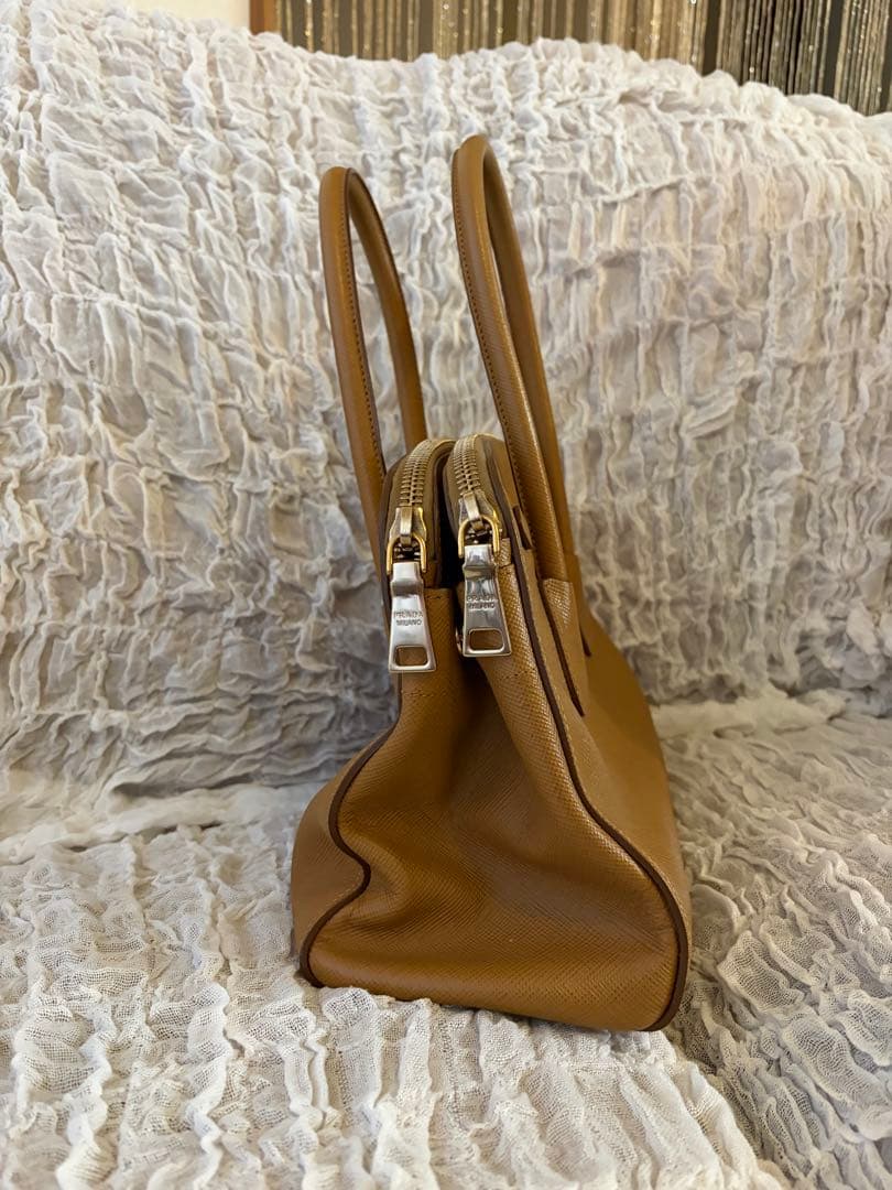PRADA ブラウン ハンドバッグ 中型