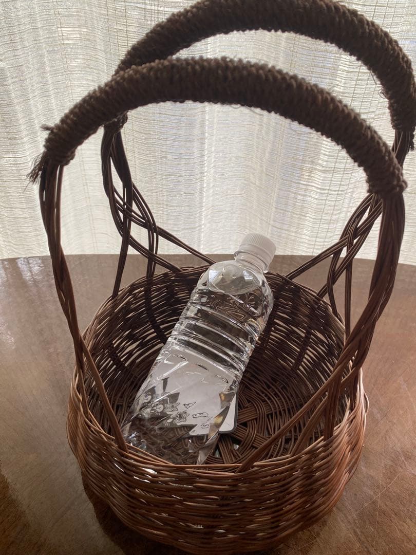籐製ブラウンかごバッグ