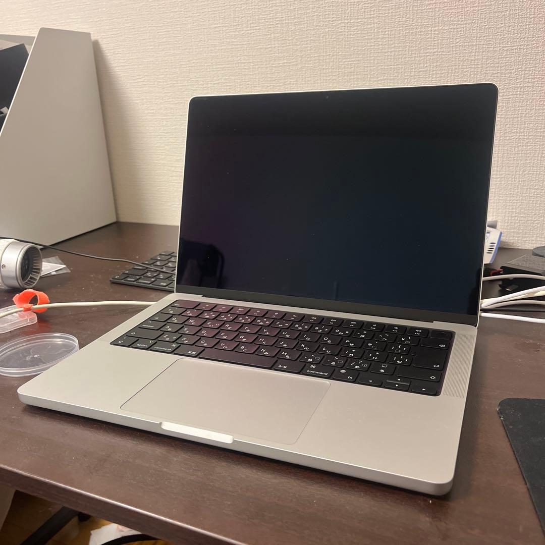 Apple MacBook Pro 14インチ (2024) 本体