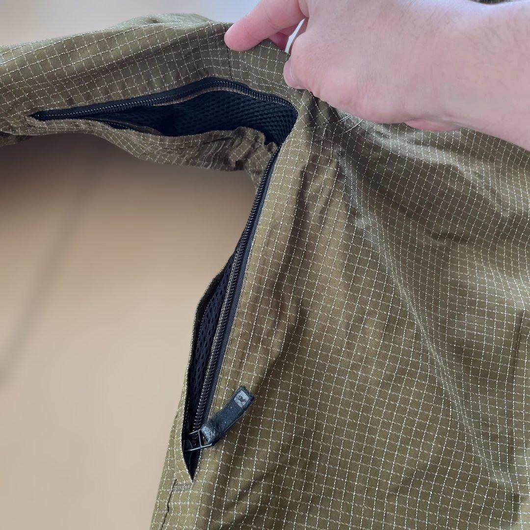 【美品】Burton AG ゴアテックス　ジャケット　M アナログ　カーキ