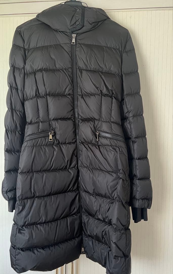 ブラック ダウンジャケット MONCLER