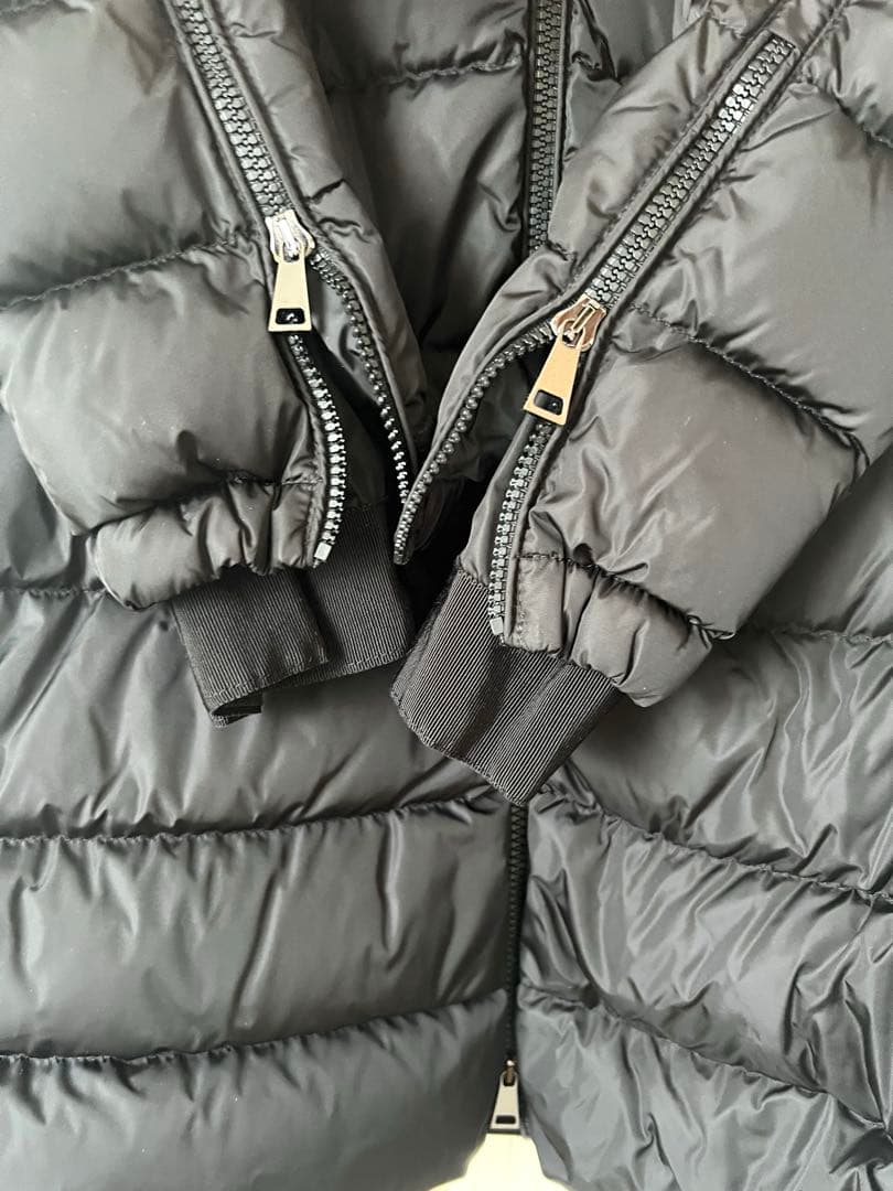 ブラック ダウンジャケット MONCLER