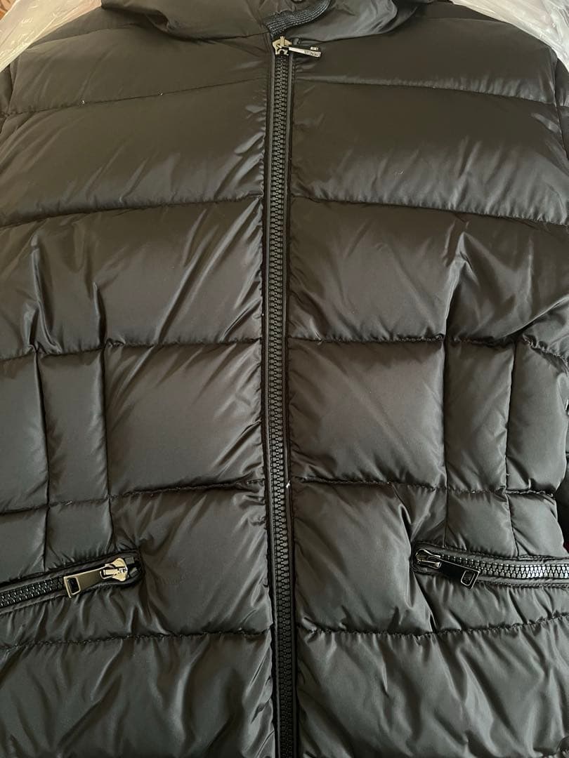 ブラック ダウンジャケット MONCLER
