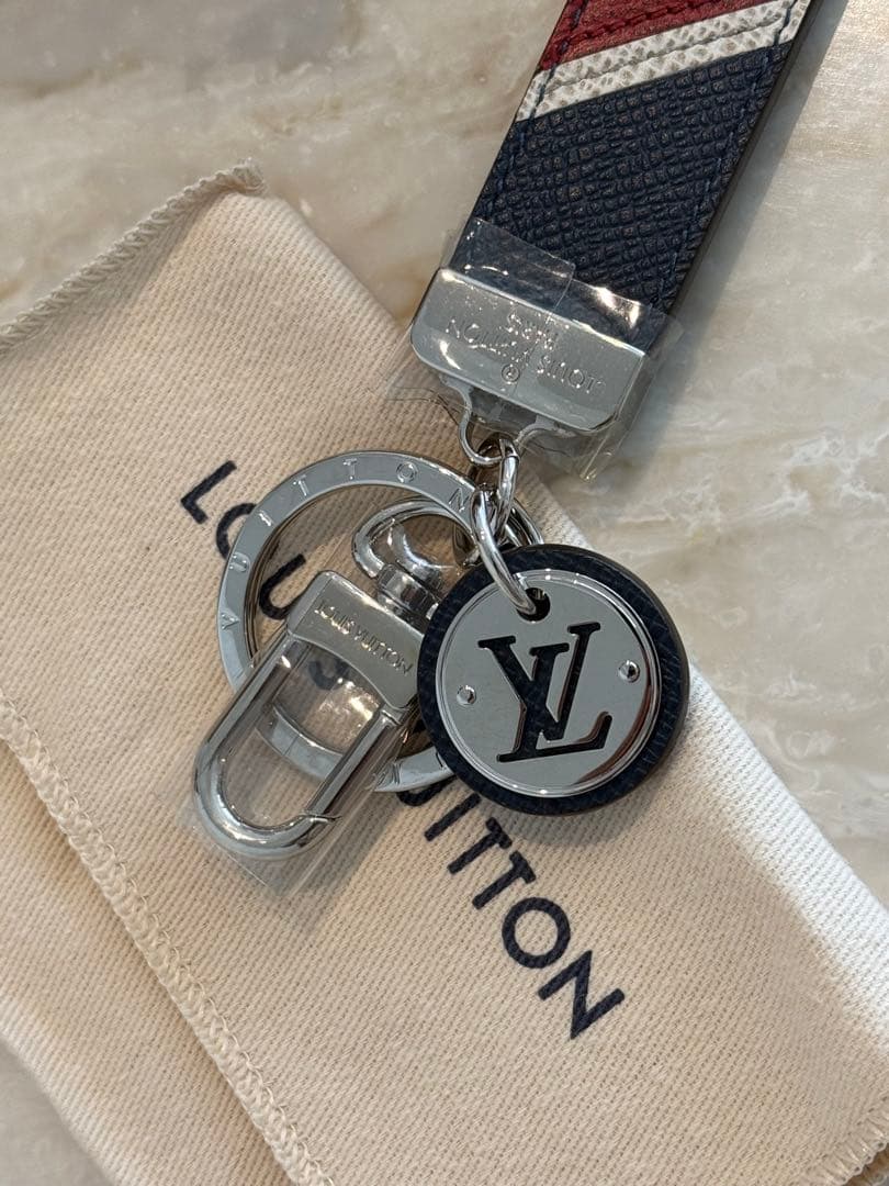 LOUIS VUITTON キーホルダー ネイビー/レッド