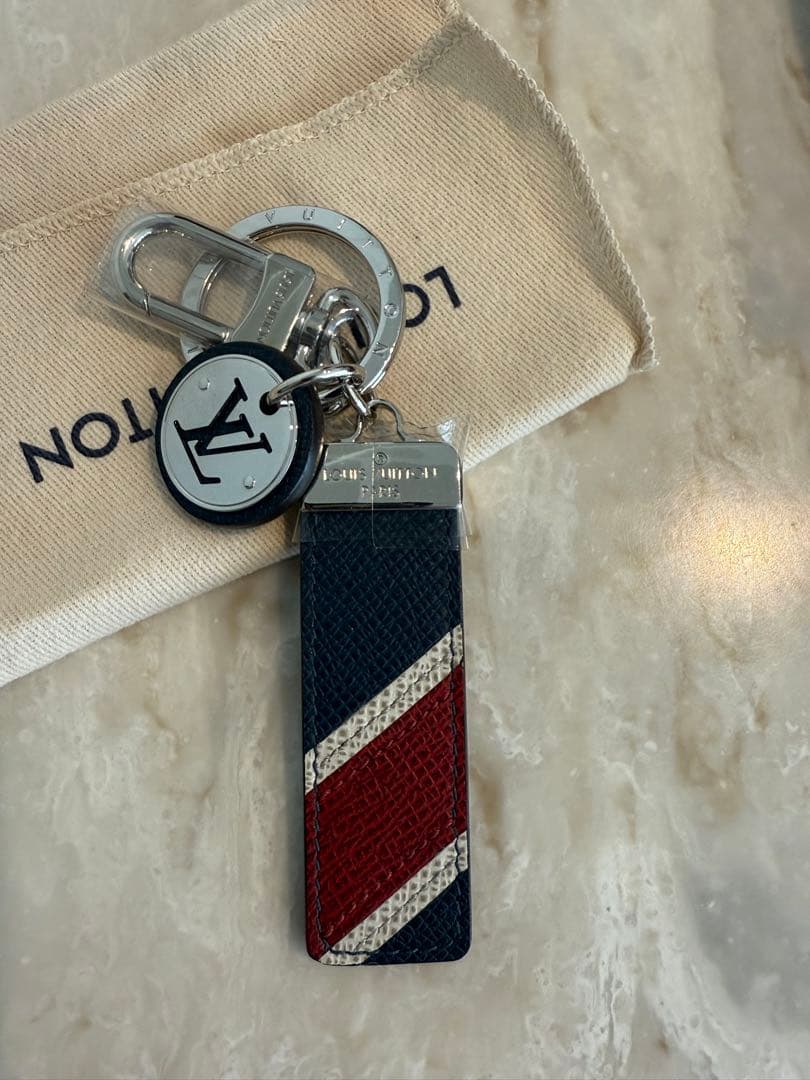 LOUIS VUITTON キーホルダー ネイビー/レッド
