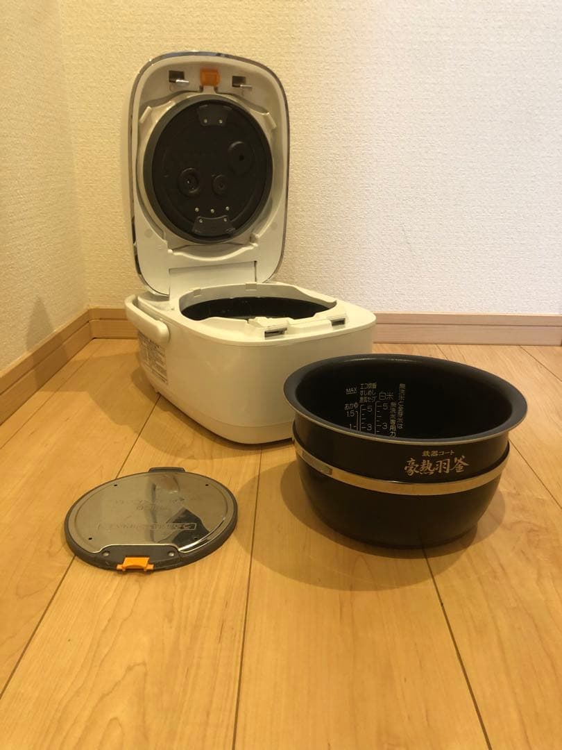 美品‼️象印 IH炊飯器 NW-JT10 ホワイト
