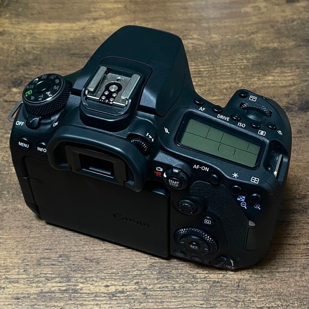 Canon EOS 90D ボディのみ
