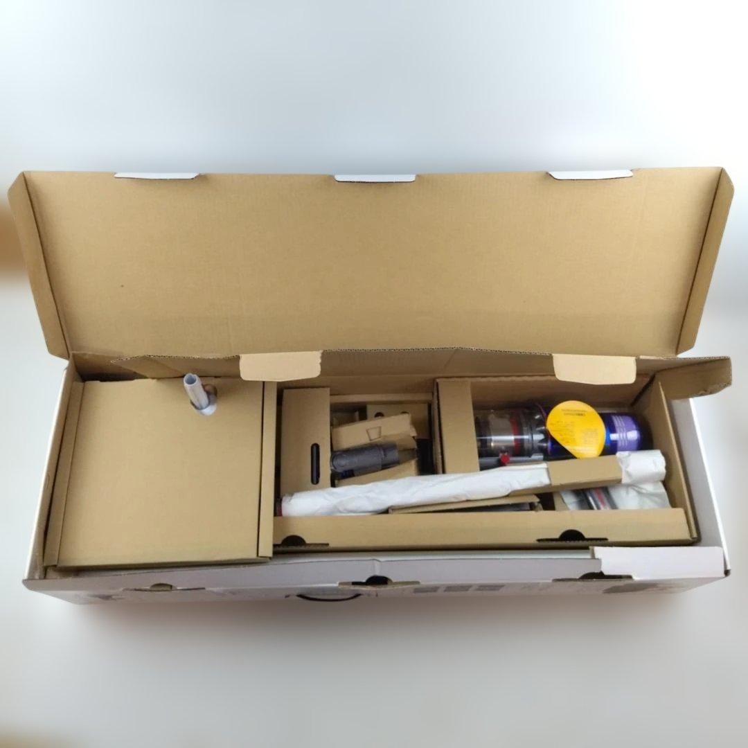 カ*ズ様 未使用☆ダイソン dyson V12 スティック掃除機 SV20【1-