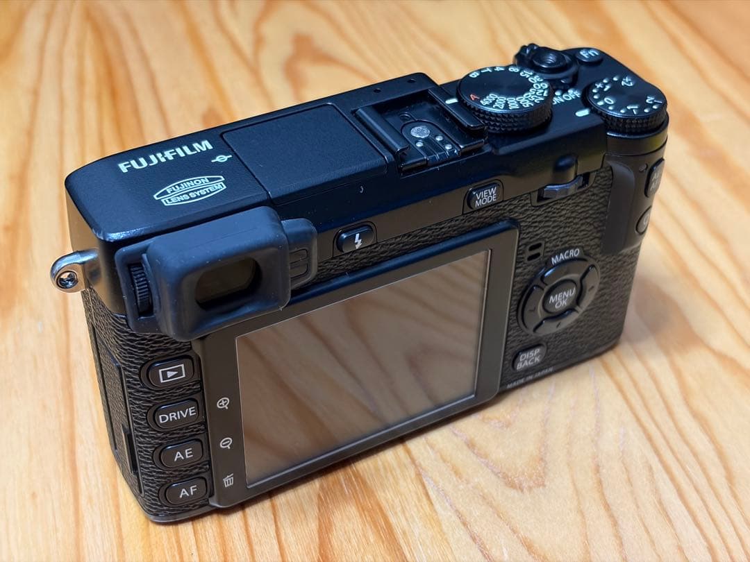 FUJIFILM X-E1 コンパクトデジタルカメラ