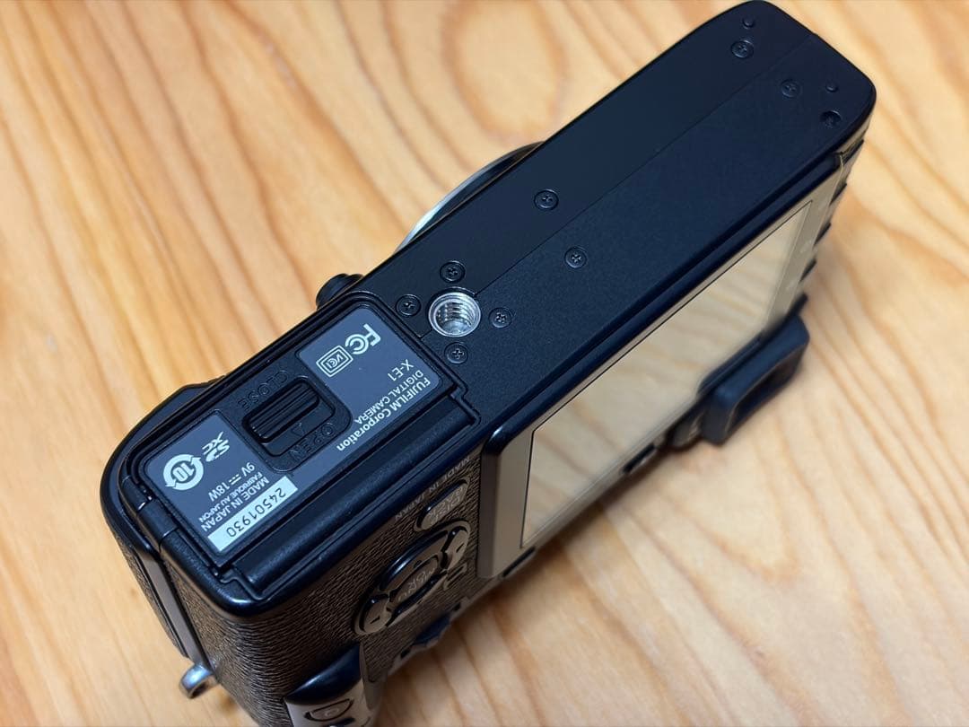 FUJIFILM X-E1 コンパクトデジタルカメラ