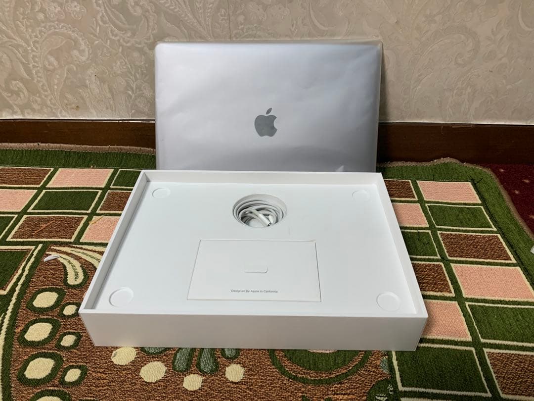 Apple MacBook Air 13インチ シルバー