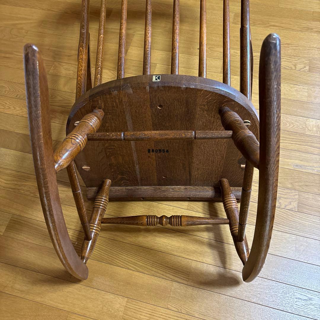 キツツキマークのロッキングチェア　by 飛騨産業