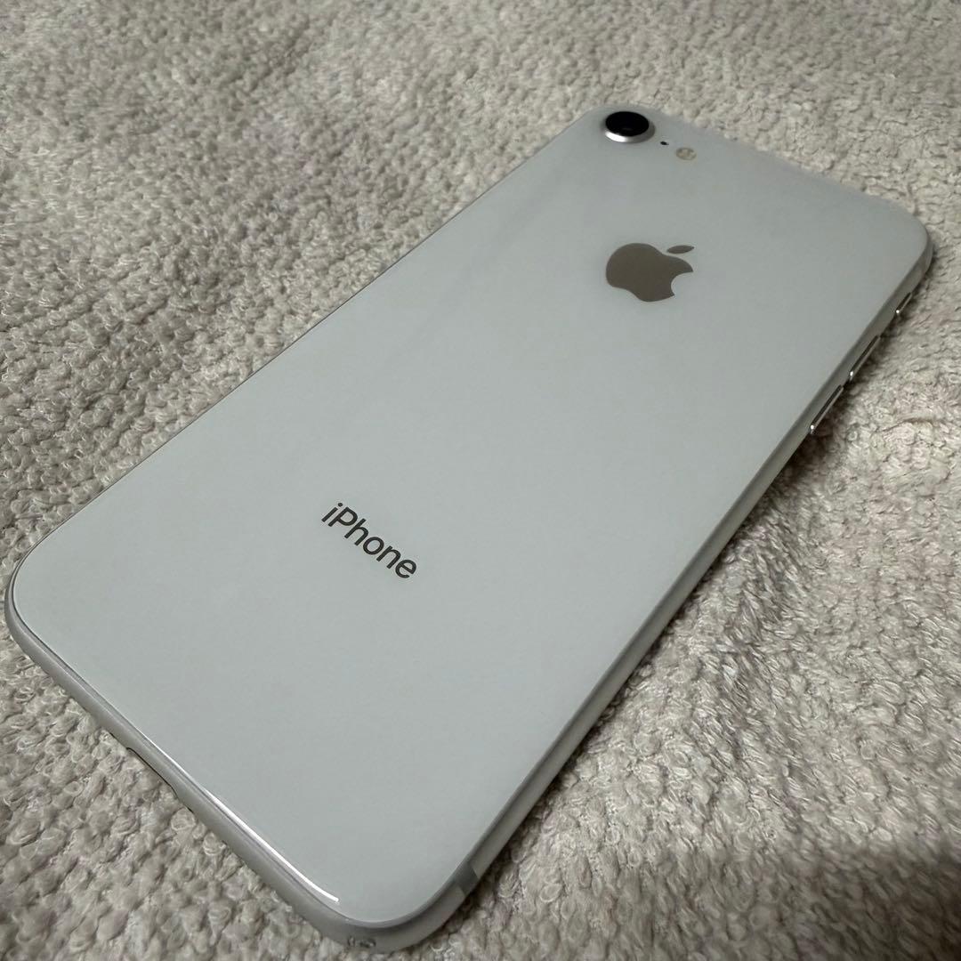 Apple iPhone 8 シルバー 64GB バッテリー80％