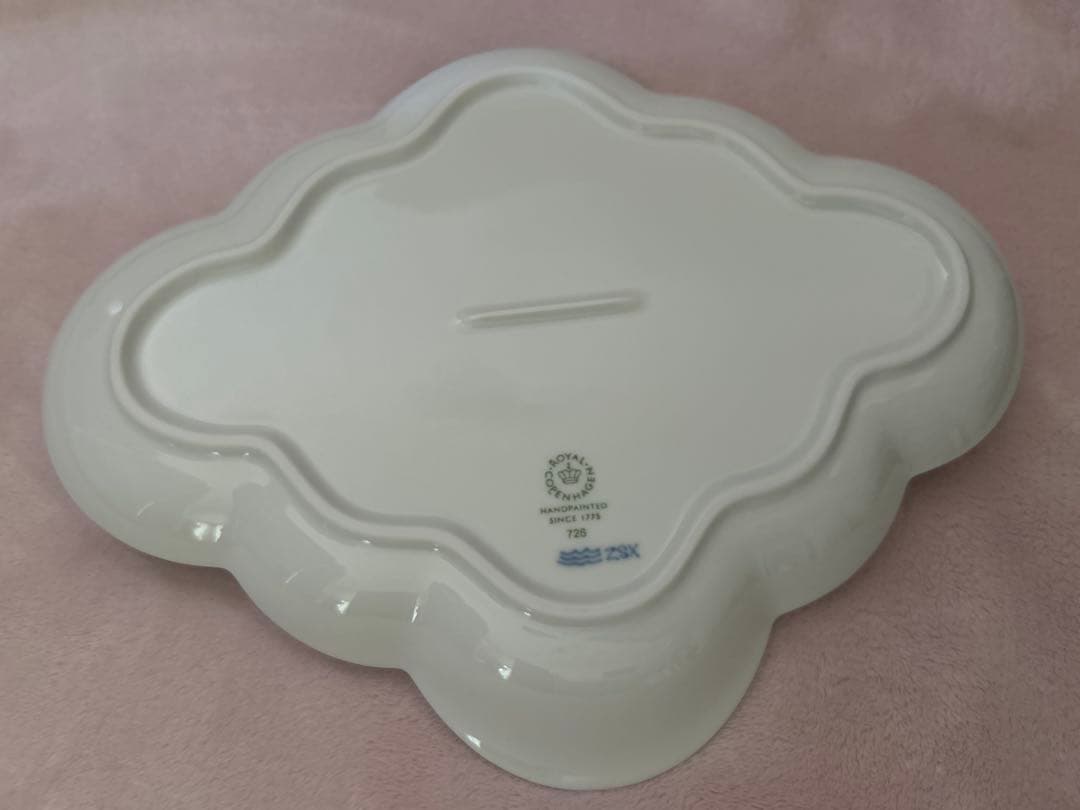   四葉型皿 花柄 箱付き