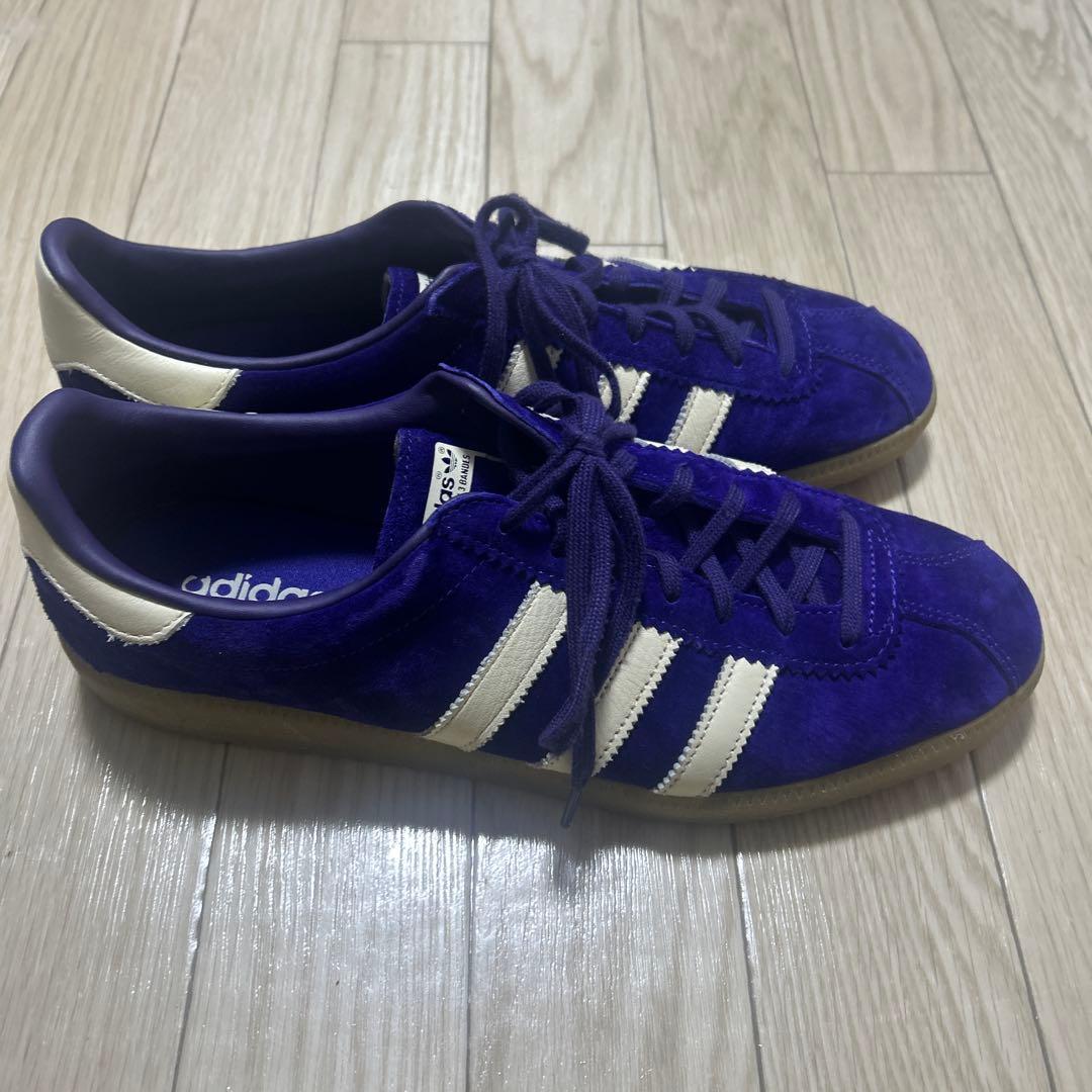 靴 adidas bermuda