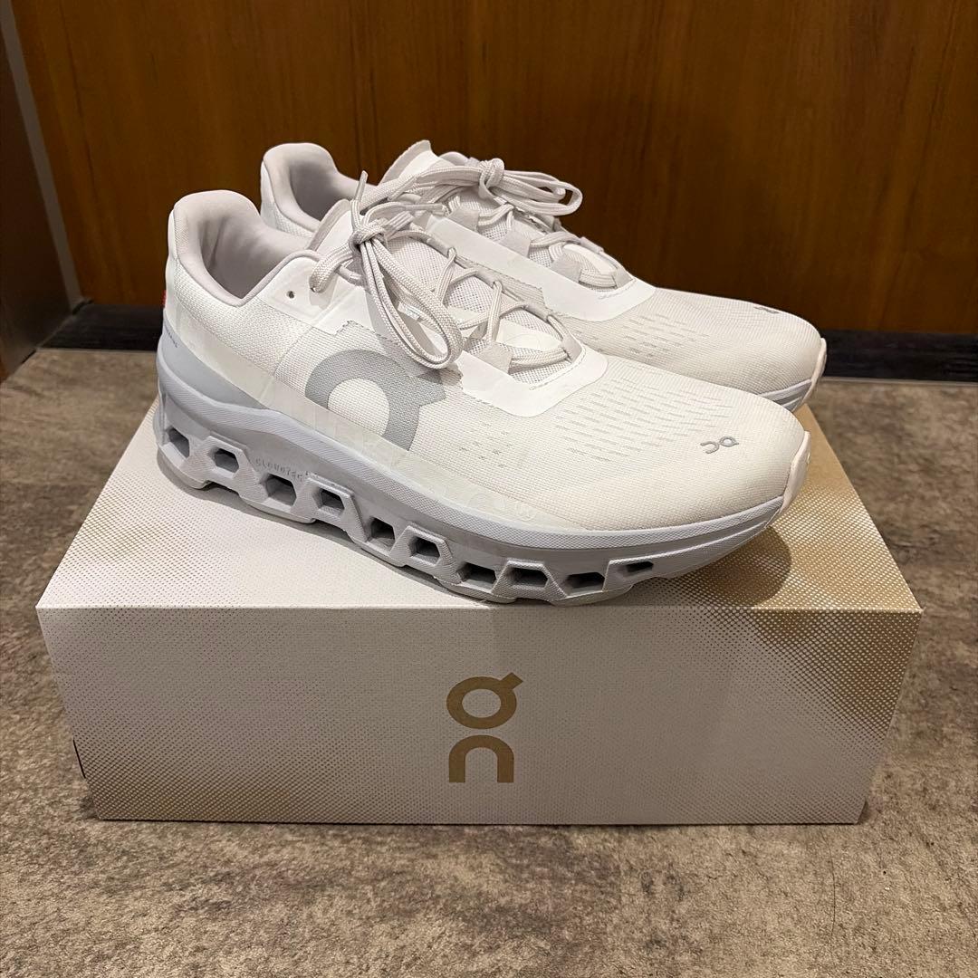 【ROB】on Cloudmonster White | Glacier