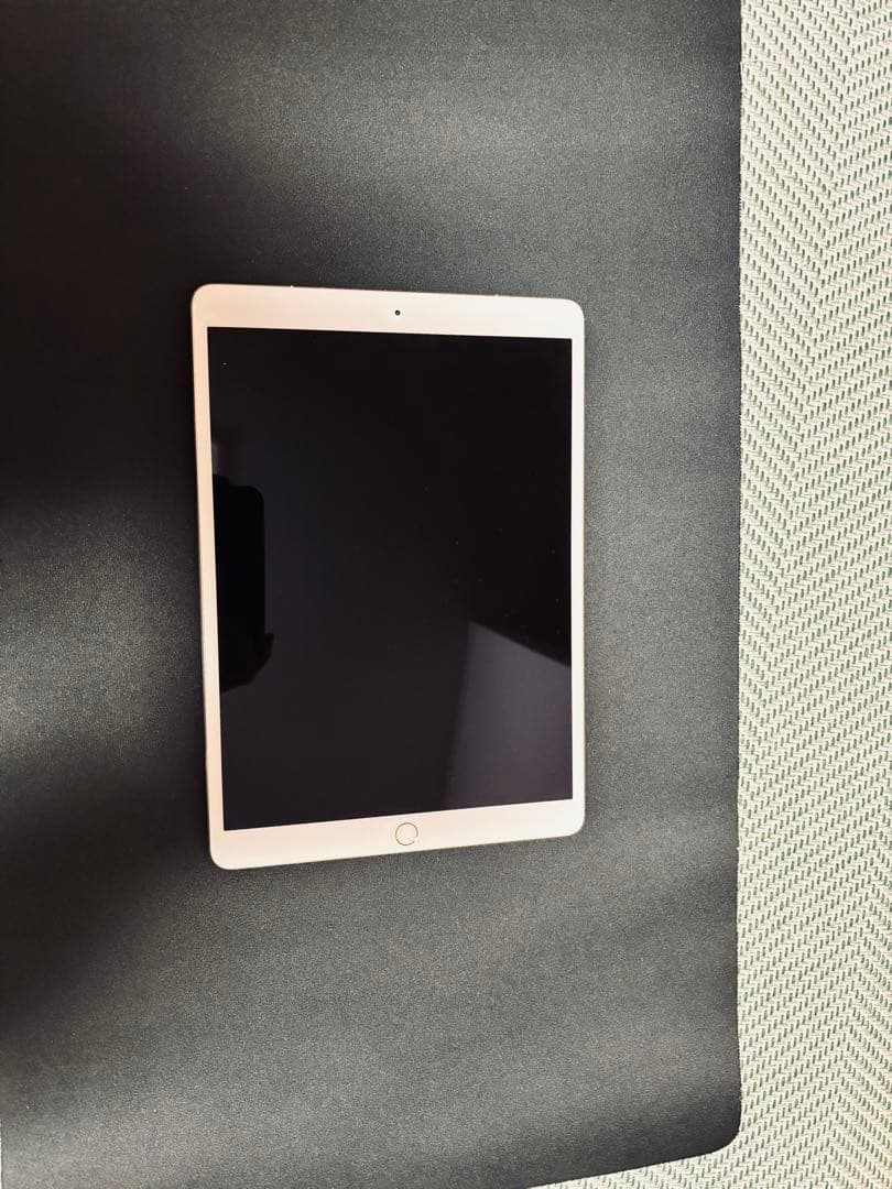 Apple iPad 10.5インチ シルバー