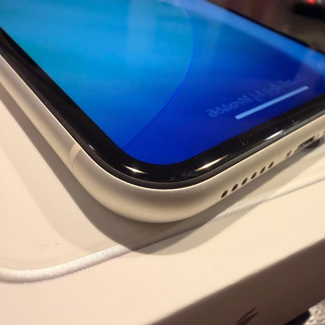 Apple iPhone 11 256GB ホワイト　美品　バッテリー79%