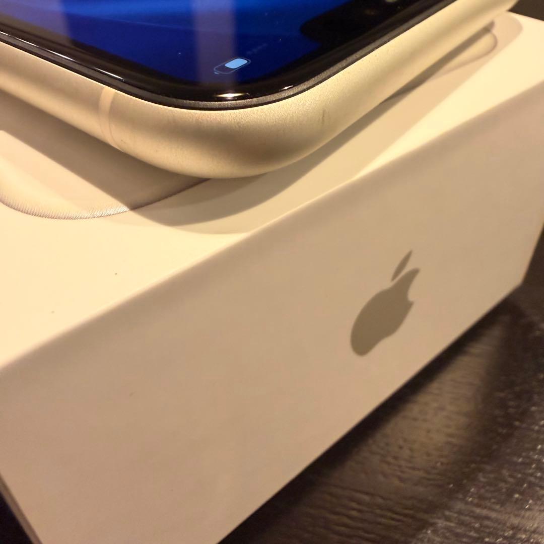 Apple iPhone 11 256GB ホワイト　美品　バッテリー79%