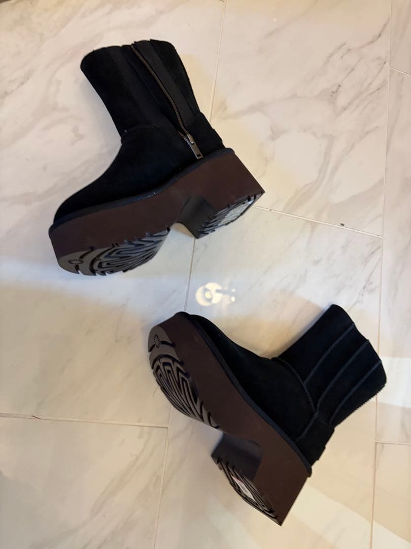 未使用　ugg ブーツ　US5